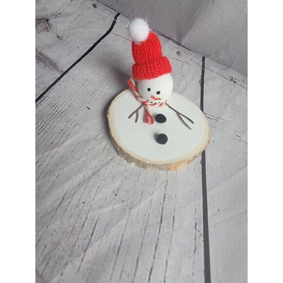 Melted Snowman Wooden Slice With Red Winter Hat Tier Sitter Wnter Decor New - Picture 1 of 4